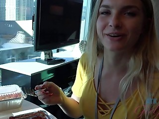 Naughty amateur girl Hannah Hawthorne loves fingering her wet pussy